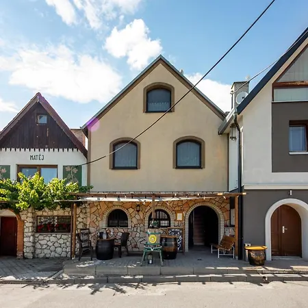 S Vinným Sklepem Kratochvíla Apartmán *